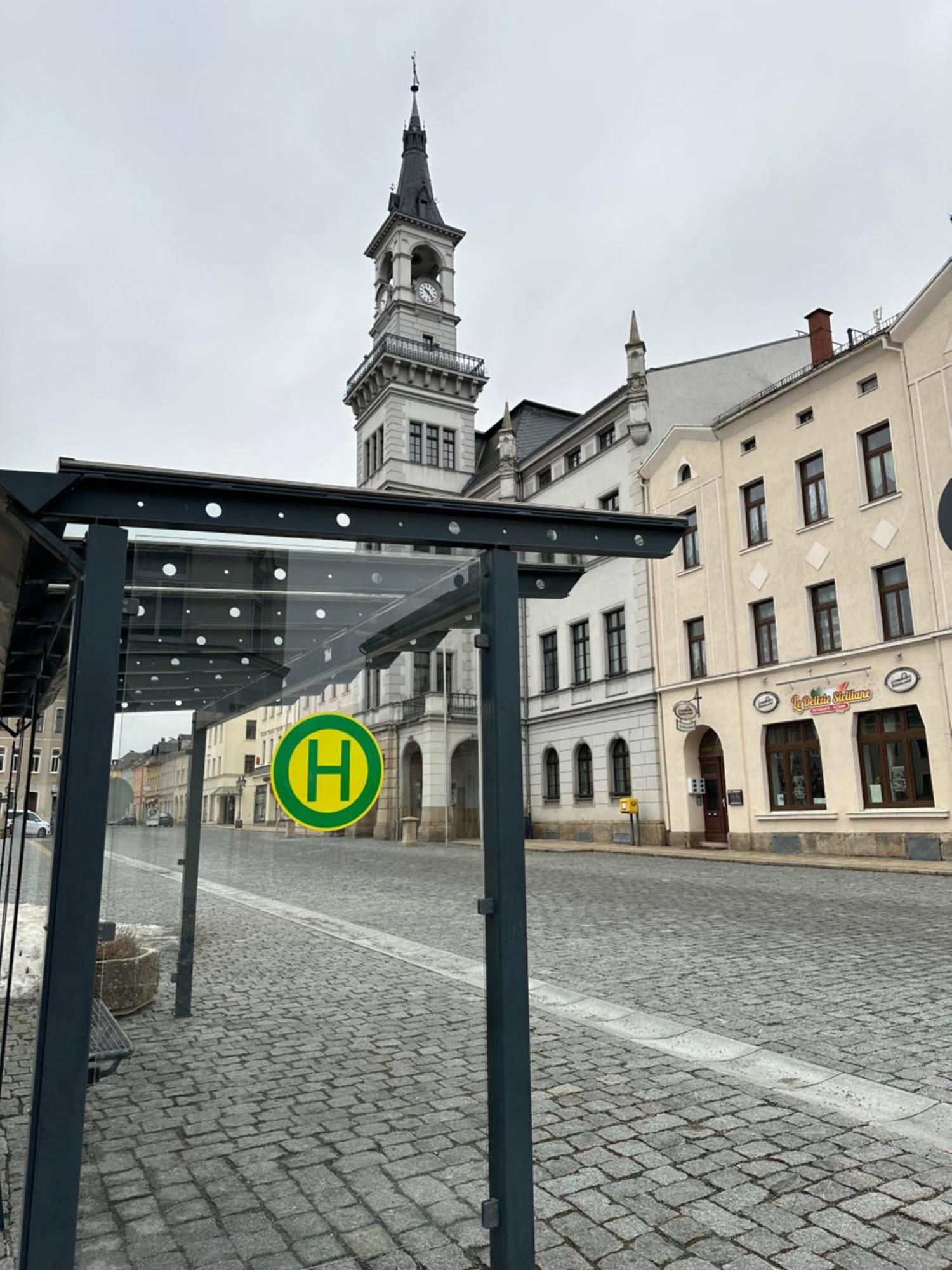 Ein Zimmer Wohnung Am Markt Oelsnitz  Exterior photo